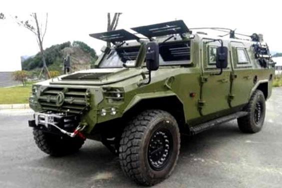 这款车就是东风猛士csk131a,我想这款车大家应该都没有太多的了解这款