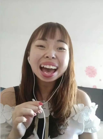 长得比凤姐还要让人哭泣的嘟嘟姐,真实的样子却是这个样子的?