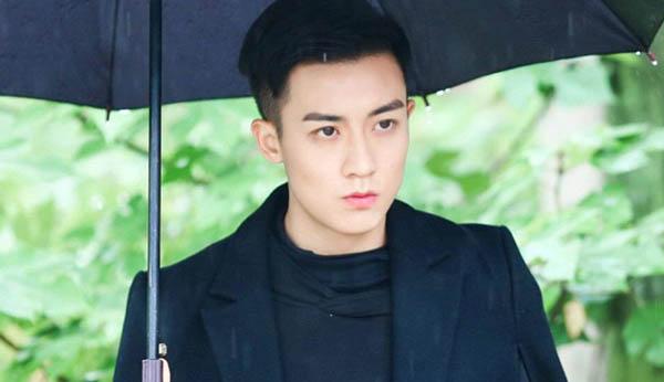 谷嘉诚喜欢迪丽热巴吗?快本上亲密互动到处冒