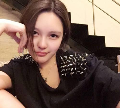 周扬青高清正脸照曝光 大饼脸五五分身材,网友:看到了整容前