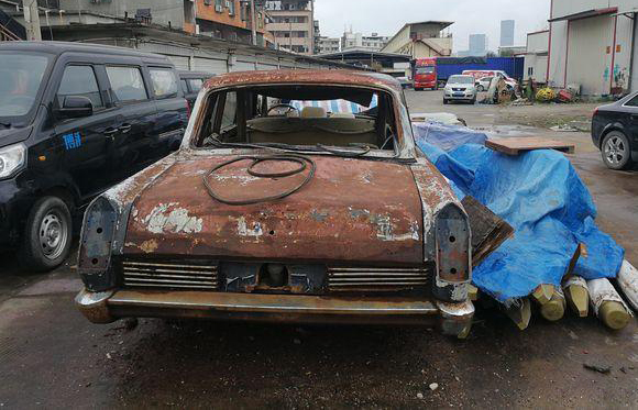 村口有台锈迹斑斑的报废车当年可是全县最贵的国产劳斯莱斯