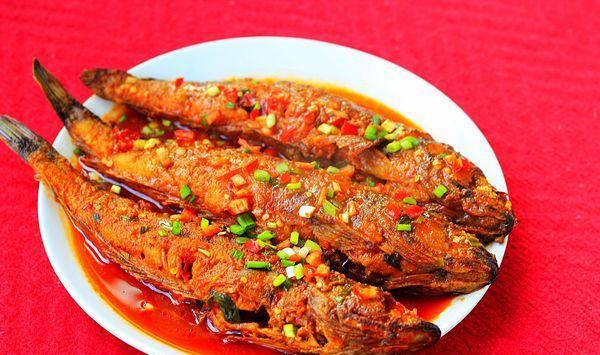 美食新新年年年有余的新疆大盘五道黑