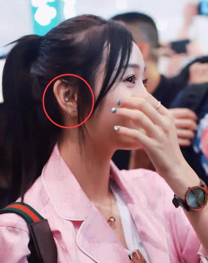 的耳洞,左右耳不一样,一般人模仿不了|吴宣仪|耳朵|女明星_新浪新闻