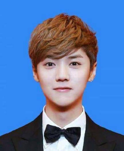 明星证件照曝光鹿晗秀气