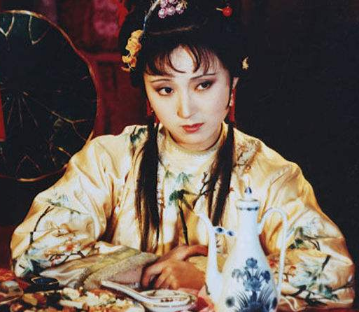 红楼梦的里与主人云雨丫鬟,为什么都没有怀孕?!
