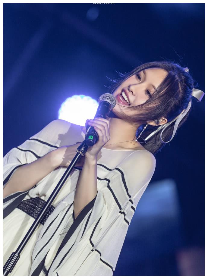 在冰冷的周年纪念日,有许多主播,包括冯帝莫,陈易发,可儿,傅斯和西南