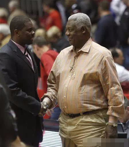 罗伯特森是当时最聪明的球员,他是一名出色的控卫.