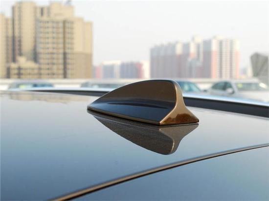 车顶翘起的"小角"到底有啥用?开车多年的老师傅都不知道