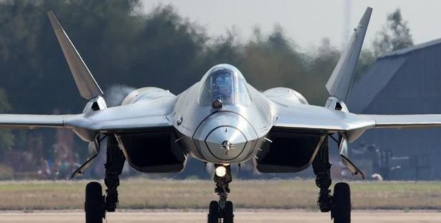 试飞已达八年的苏57战机喜获北约代号 关心他的军迷都笑了