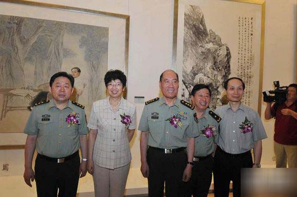 靠岳父上位后敛财百亿背叛妻子,震惊中央|敛财|岳父|谷俊山_新浪新闻