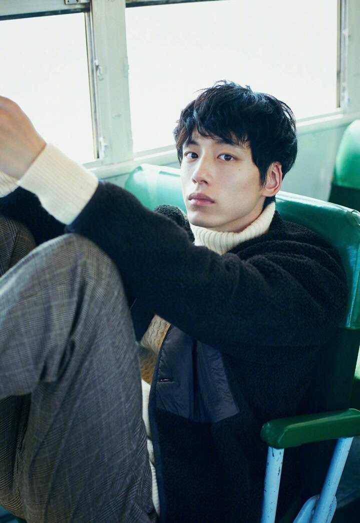 坂口健太郎写真集干净清爽的盐系大男孩