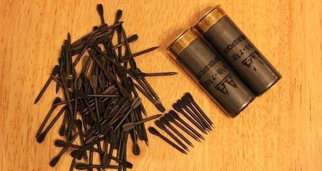 这种子弹和散弹枪子弹很相似,射击后会散布多枚小箭|子弹|射击|霰弹枪