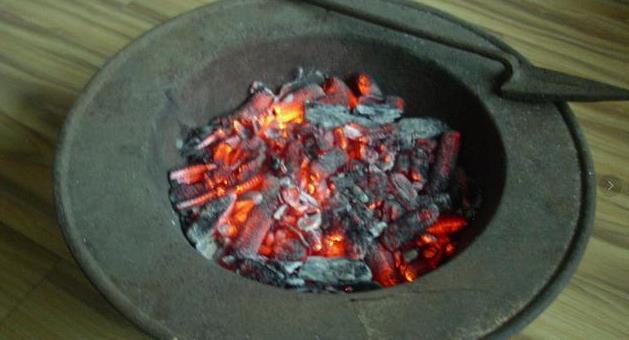 只有在农村老家才能吃到的"特殊美味",因为城里做不了|沙锅|炭火|火盆