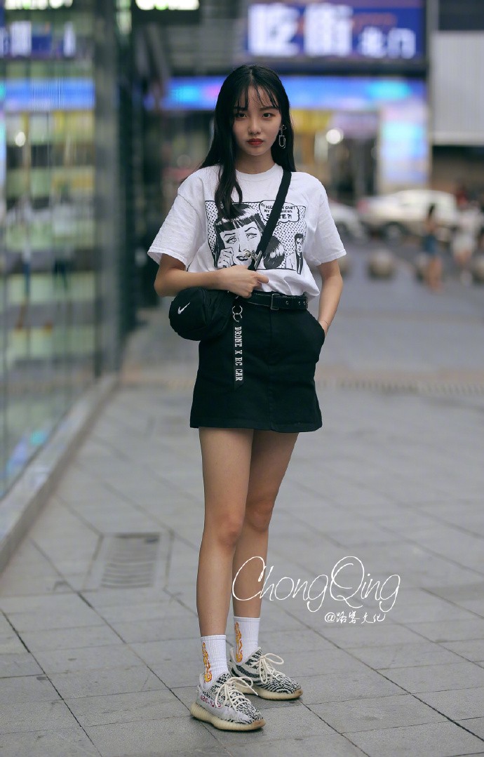 街拍路客街拍个性十足的年轻人有颜任性