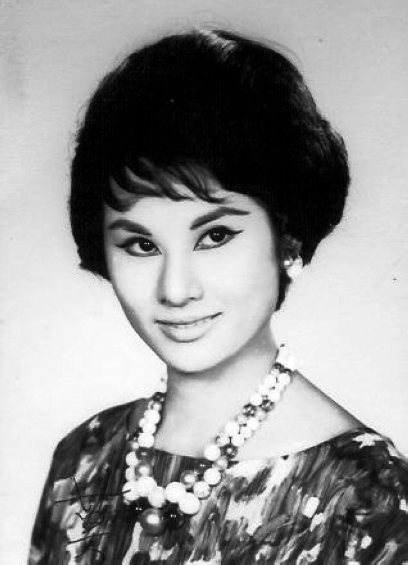 参选香港小姐出道,演戏多年,事业,爱情两不如意服药自杀!