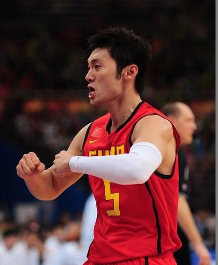 中国国内篮球运动员年薪排行榜,谁赚的最多