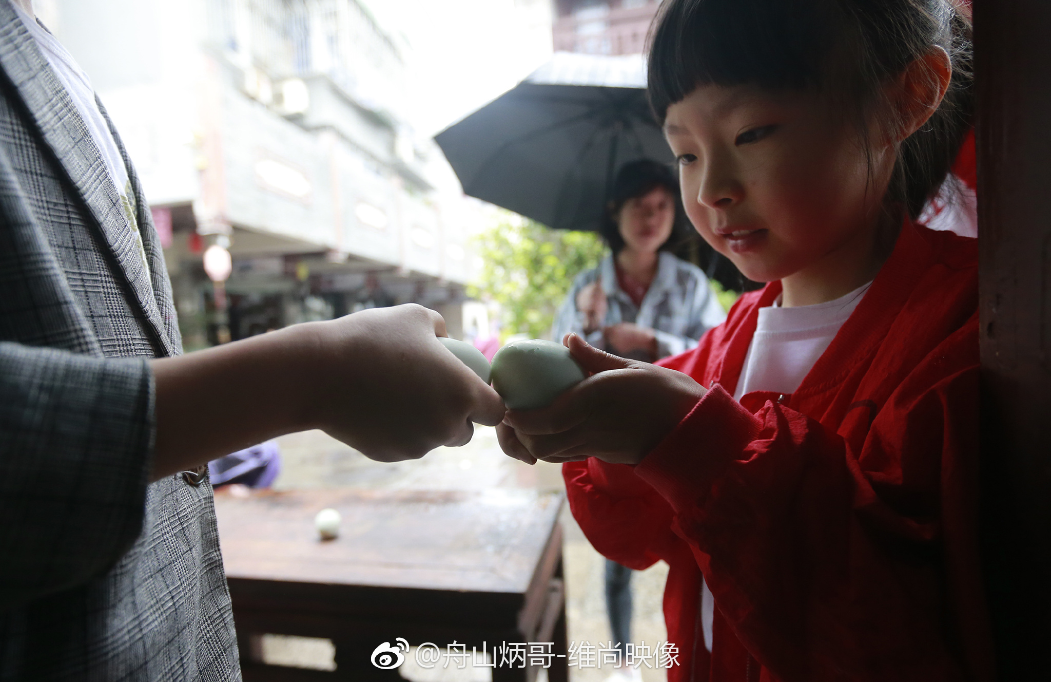 中大街立夏拼蛋在游戏中获得友谊,增添童年美好回忆