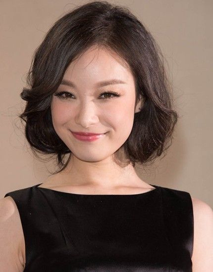 满了45岁的女人,可以试试这3种"装嫩"发型,时尚减龄又显气质