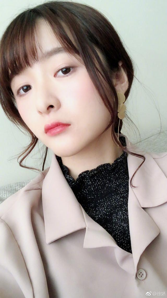 徐娇一改萝莉可爱范20岁的她变身性感女郎这画面美得让人陶醉