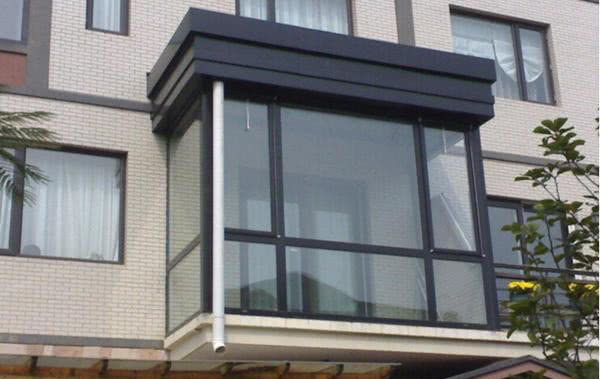 买房别再买阳台凸起来的房子,听老师傅一说,懊悔没早点知道!