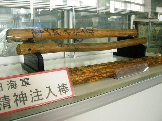 二战时日军新兵经常被殴打, 海军更是会用"精神注入棒"虐待他们