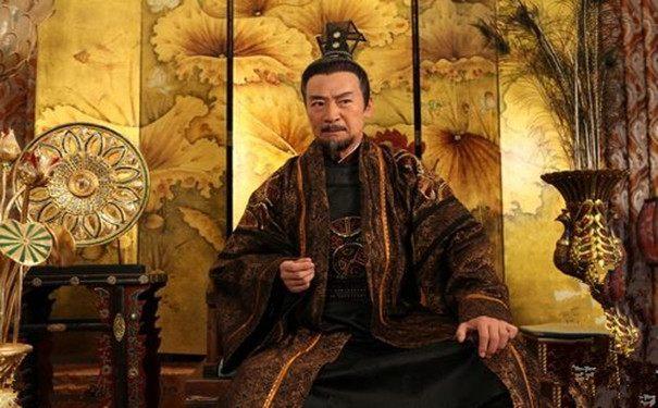 的亲侄子,对武则天上位可以说是帮了不少忙,他就比那个武承嗣聪明多了