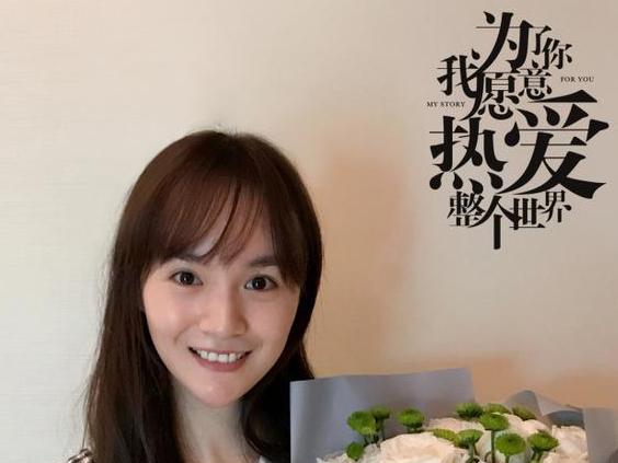 《为了你》中饰演的是李木子,这个角色对应的就是唐家三少的妻子