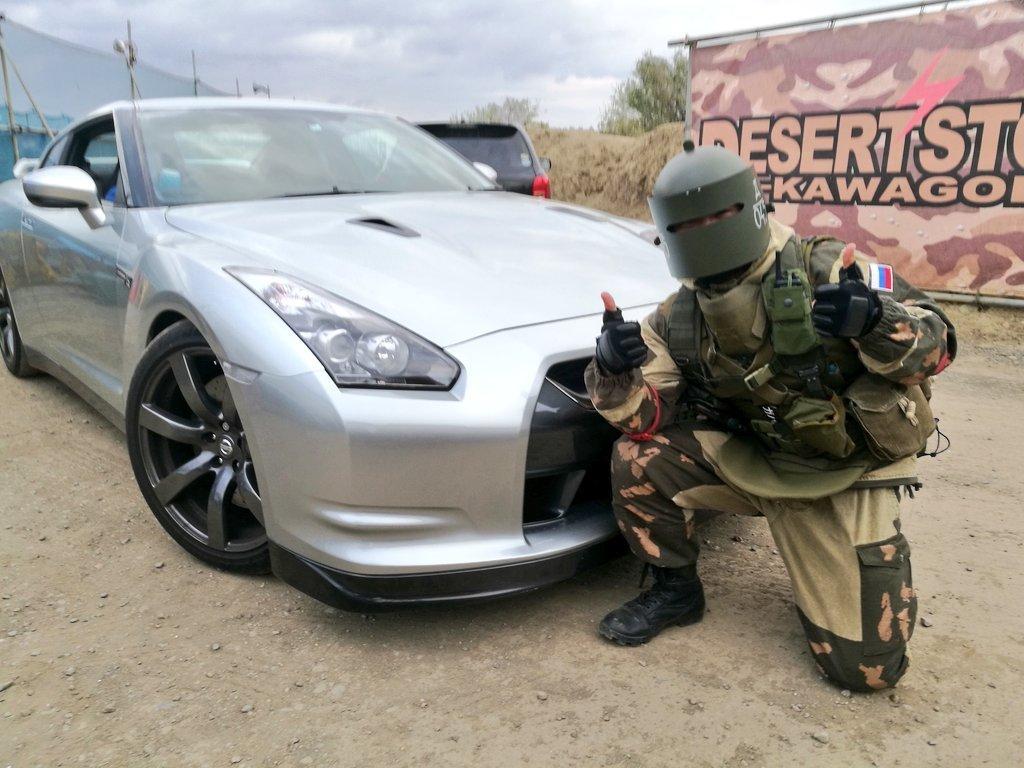 彩虹六号围攻机枪哥cosplay我能让人质得到救赎