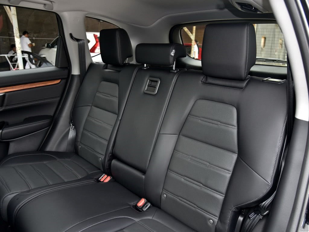 总算没白等,本田crv又良心一回,新车降至15万,马力193匹