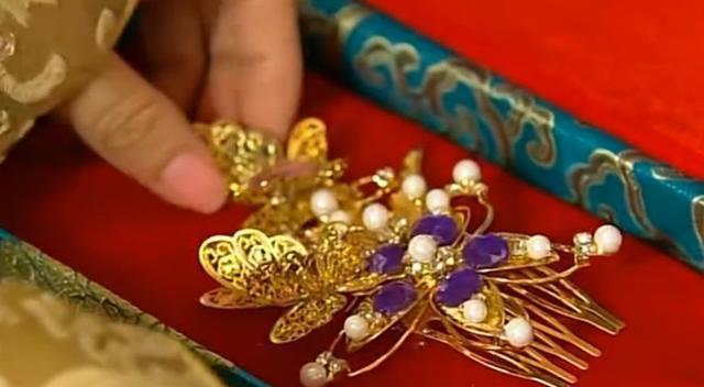 扒一扒宫心计两部的金簪特写:金蝶钗小巧玲珑,榴开百子最美丽