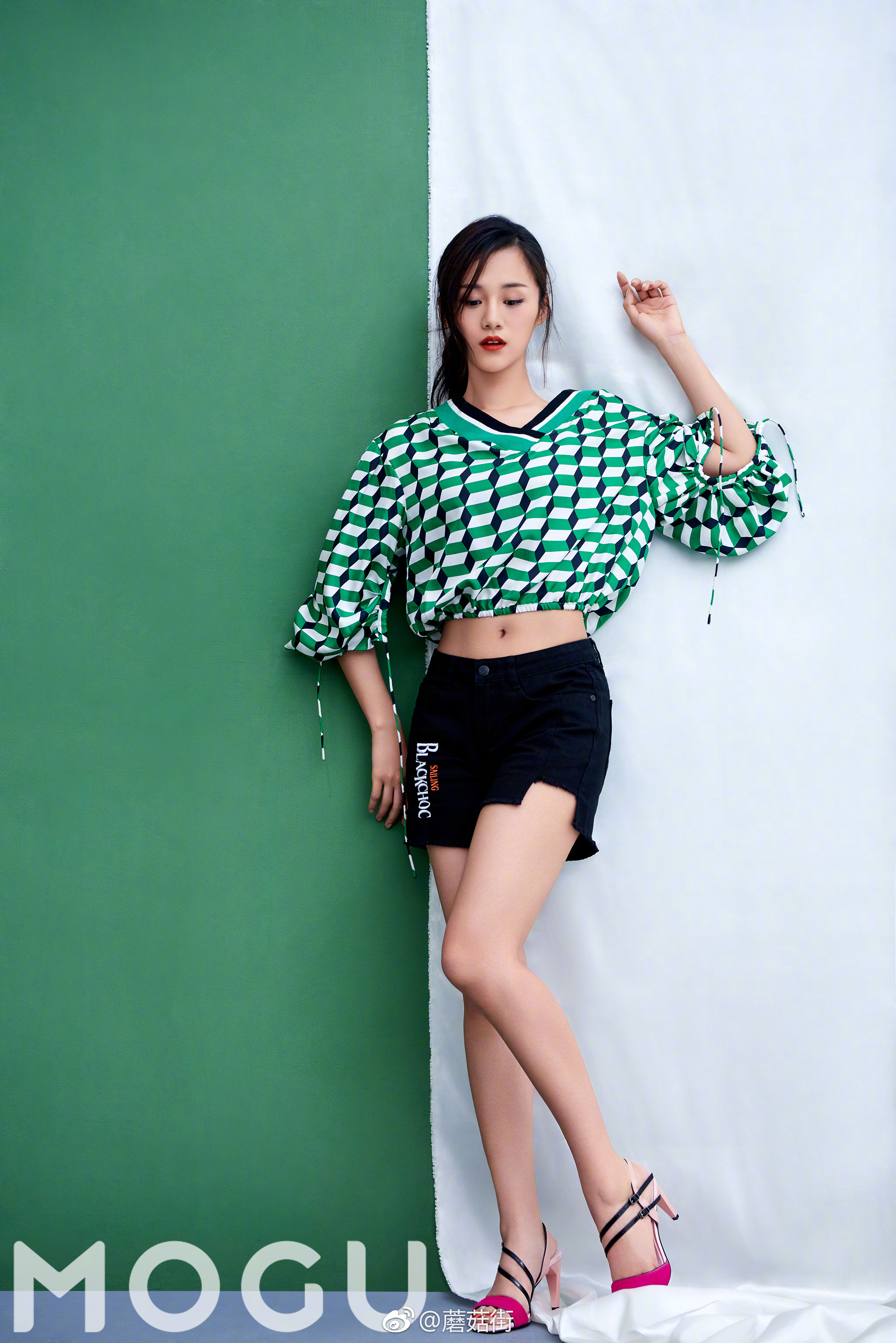 今日开机屏安悦溪是古灵精怪的阿部