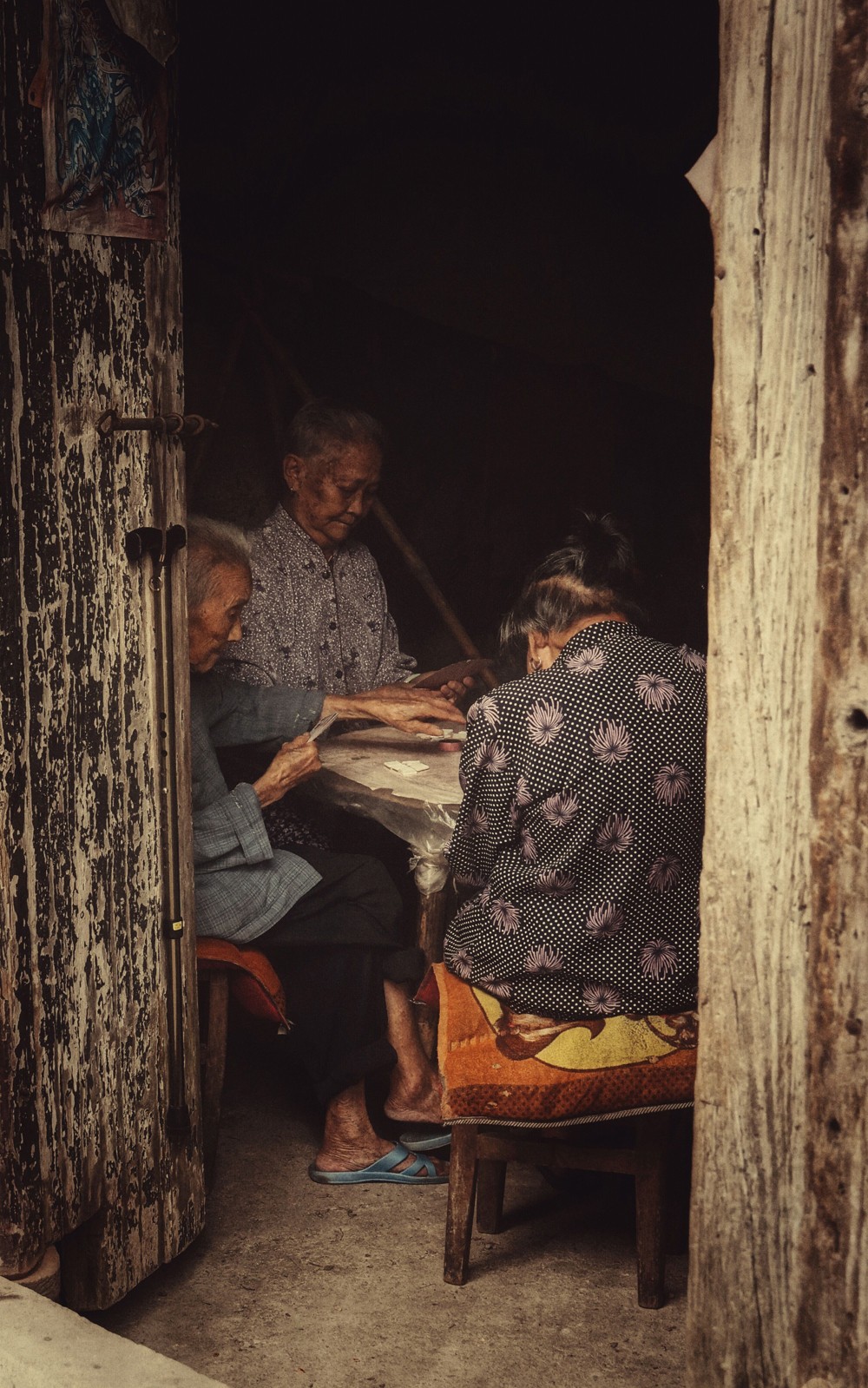 江边古村夏富人家