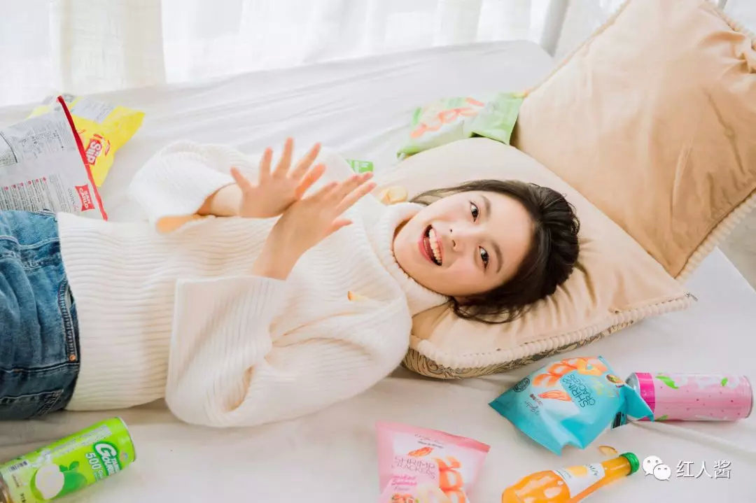 红人酱丨赵今麦猫系女孩00后小小花绽放