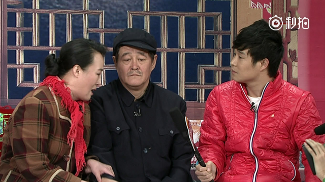 赵本山爆笑作品之一《捐助》小沈阳化身记者,搞笑逗乐全场观众