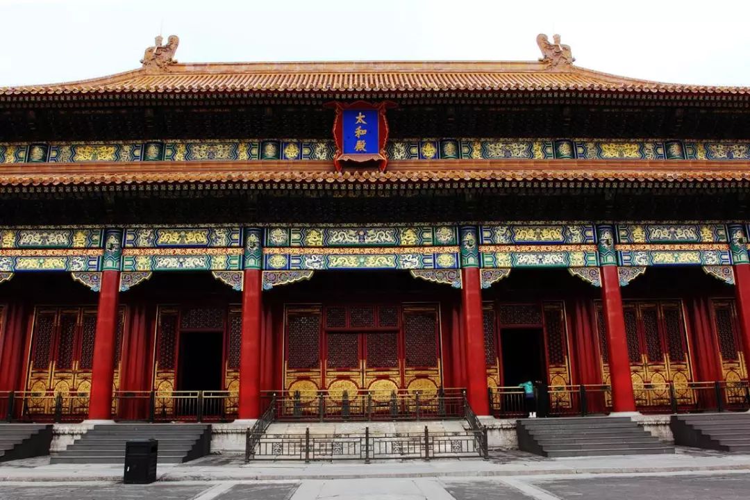 一地金砖的即视感   自我介绍一下——   我家在太和殿