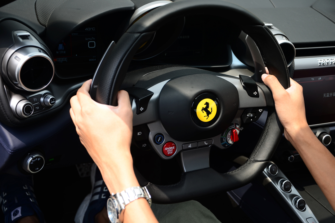 8万定位:跑车车身尺寸(长/宽/高):492