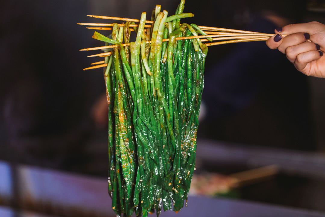 70种不改良北京烤串铁板烧,藏在商场里的网红路边摊!