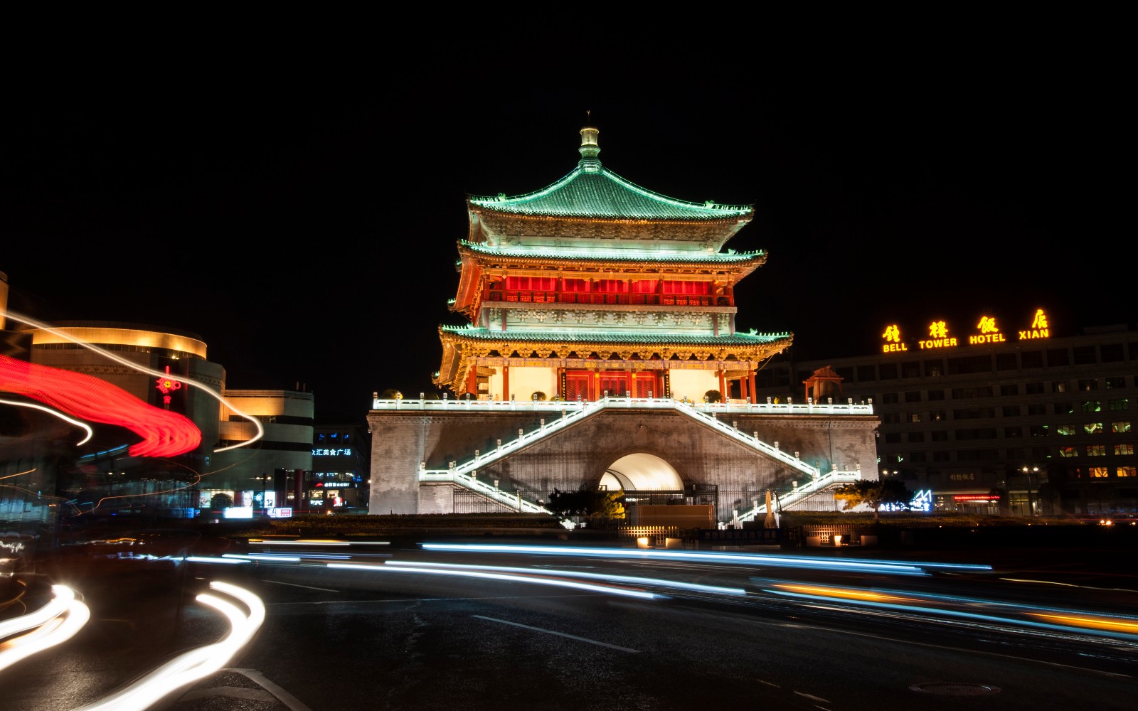 古城西安钟楼夜景美如画