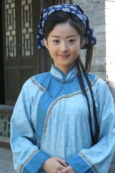 《锁清秋》中赵丽颖饰演侍女文雁,虽然是侍女但是天生丽质难自弃,风采