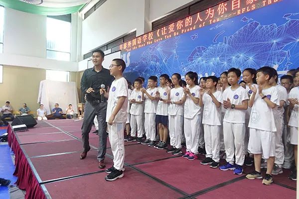善朝教育赵泽老师莅临东莞市丰泰外国语学校作感恩励志报告会