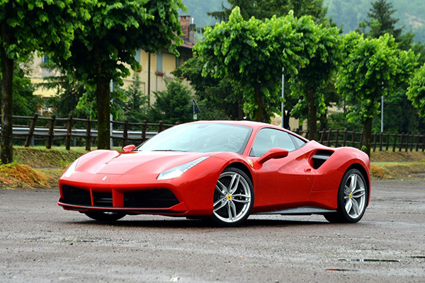 国产电动超跑 中国版法拉利前途k50能否助夜店小王子撩妹成功