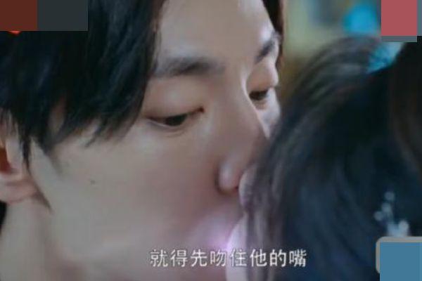 特别是两人在吻戏的时候邓伦5秒钟神情转换绝了,在两人第一次接吻的