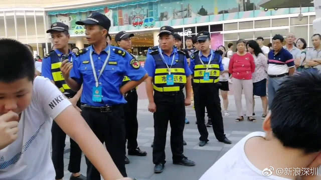 重温三亚民警教科书执法视频!男子要求出示执