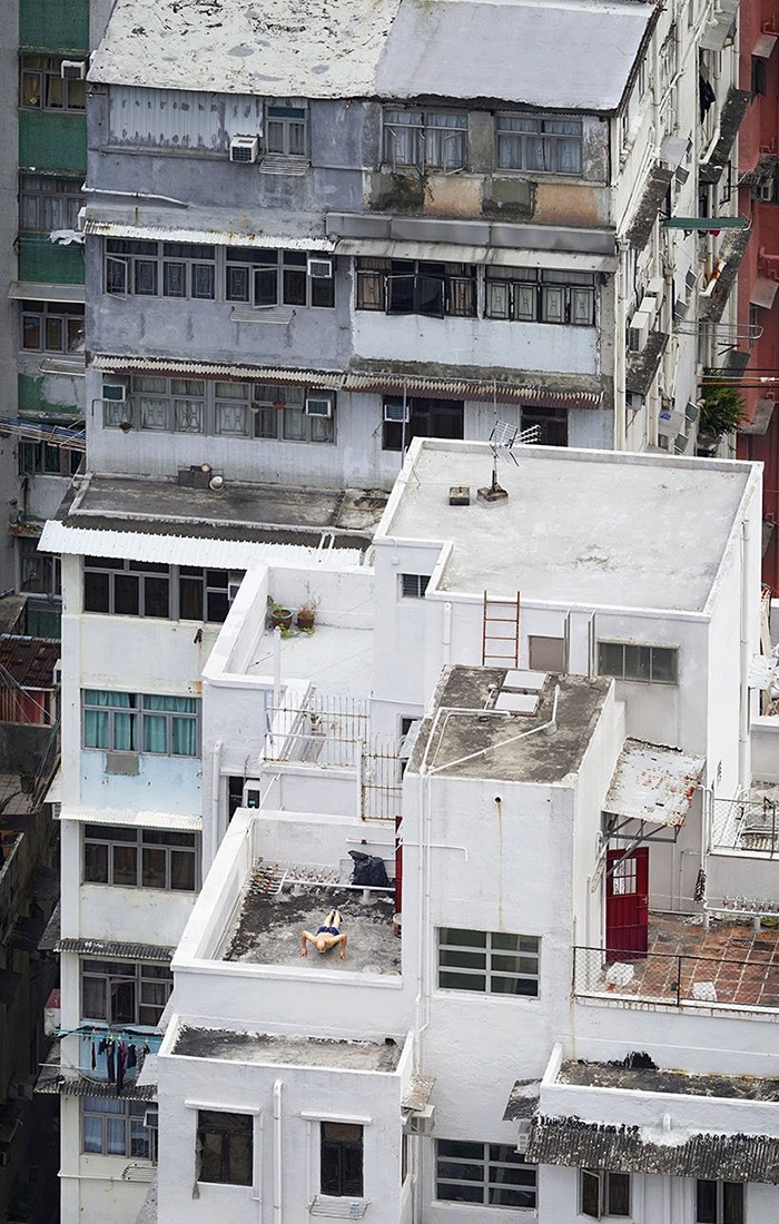 他花4年时间专拍香港屋顶,每个楼顶都有不一样的故事!