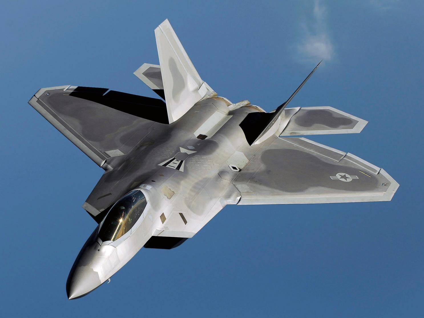 f-22猛禽五代机部署欧洲,剑指何方?|战斗机|空军|美国空军_新浪新闻
