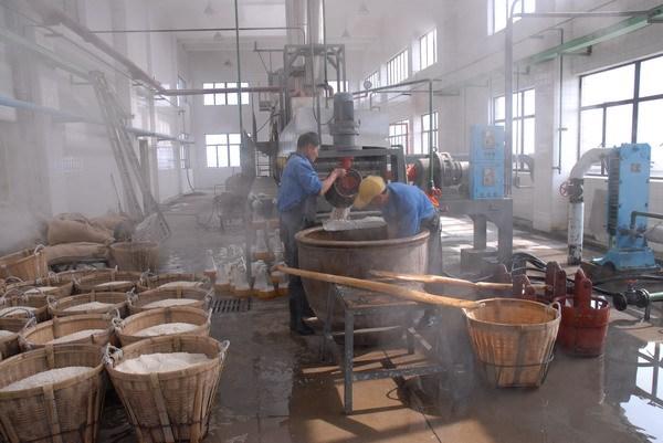 小型白酒造酒坊——传统酿造技术的工艺和流程