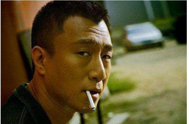 孙红雷调戏黄渤,反遭网友调戏,孙红雷:你们都不怕事大?