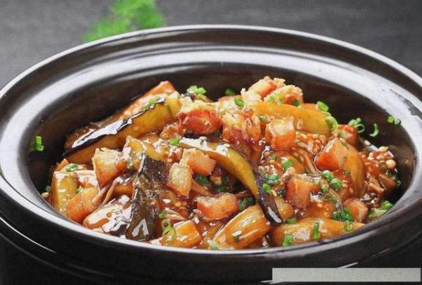 这么做肉末茄子煲孩子能多吃两碗米饭