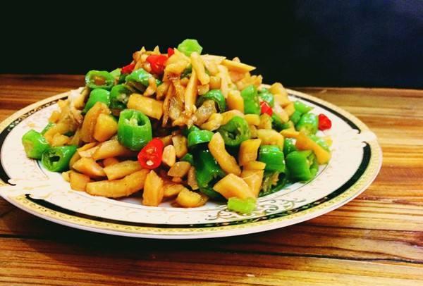 萝卜干炒毛豆