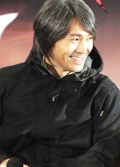 周星驰称三次请他帮忙出演电影都被拒,网友:人家可是商业巨头